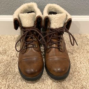 Arizona Jean Company Daisy ankle boots